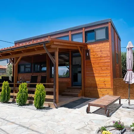 Tiny Among The Olives Chalet
