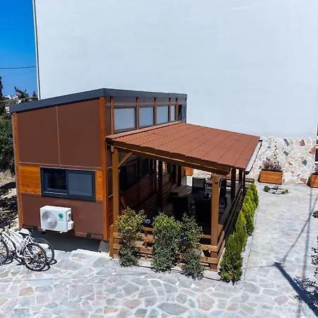Tiny Among The Olives Chalet