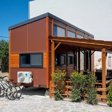 Tiny Among The Olives Chalet *